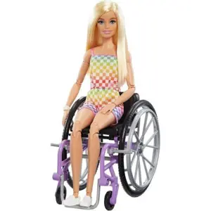 Model Barbie na invalidním vozíku v kotníkovém overalu